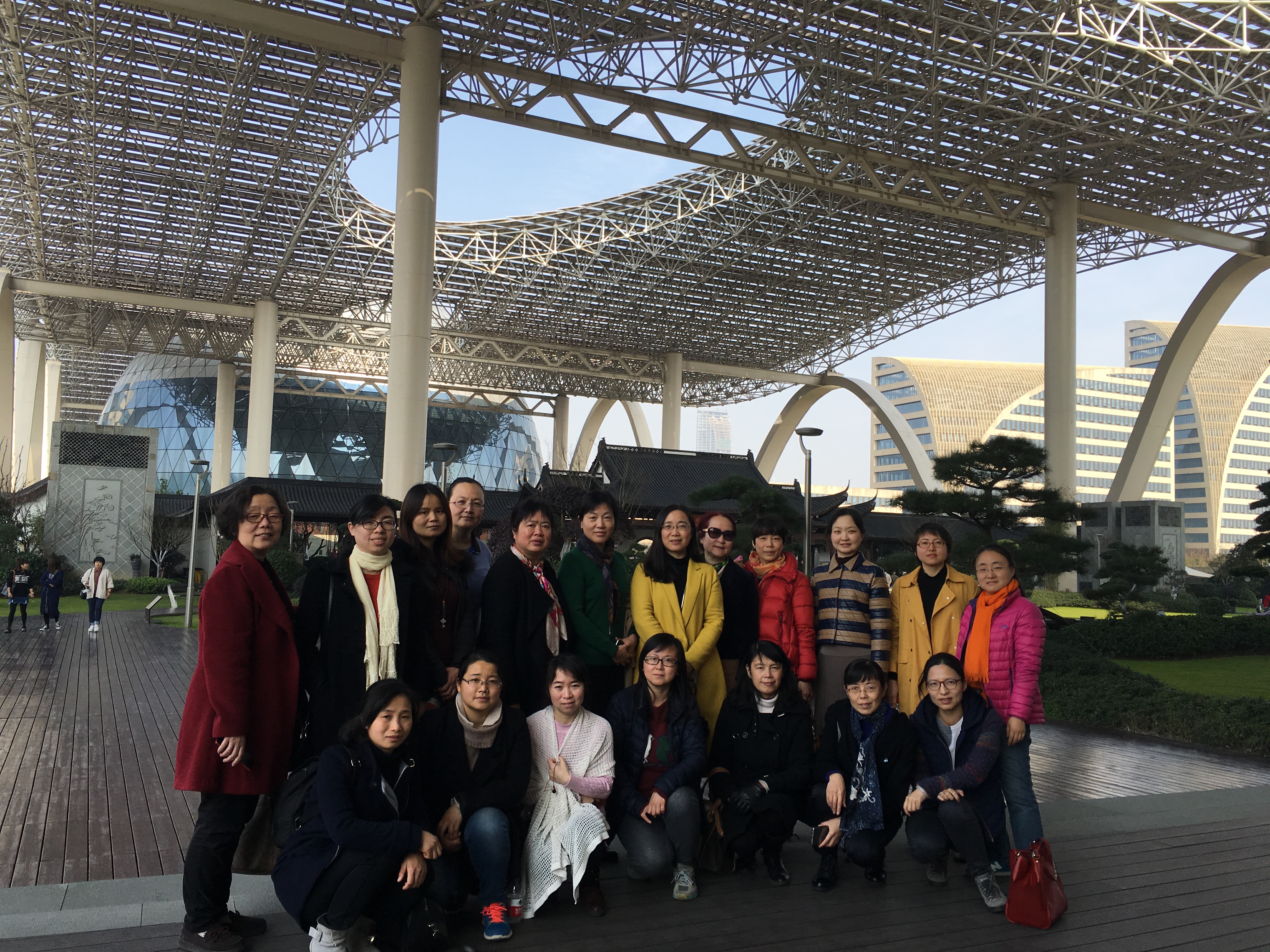 1511833011170235.jpg 170308信息开元官方网站分工会组织女教工参观G20主会场-2.jpg